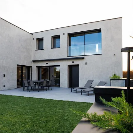 Vila Greghe-lusso Con Piscina Lazise