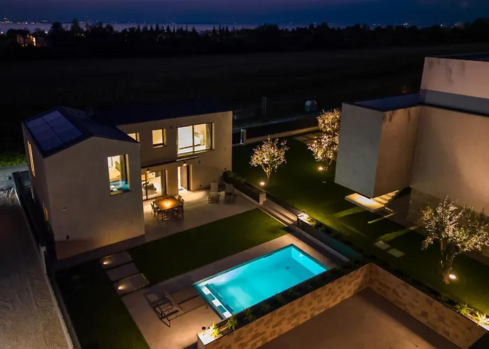 Greghe-lusso Con Piscina Lazise