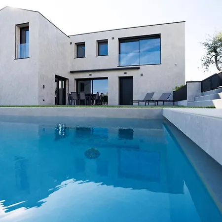 Greghe-lusso Con Piscina