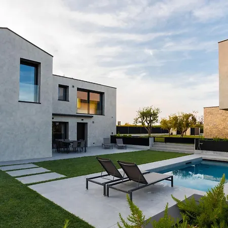 Greghe-lusso Con Piscina