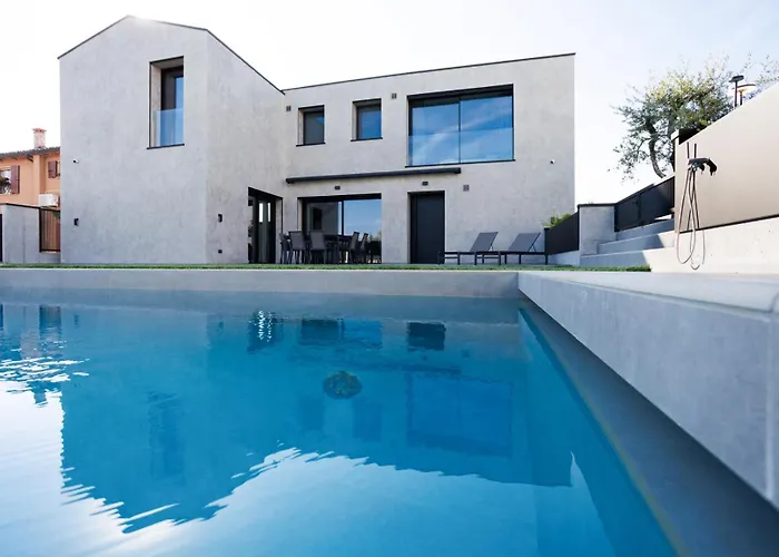 Greghe-lusso Con Piscina