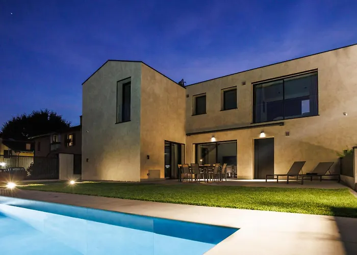 Greghe-lusso Con Piscina