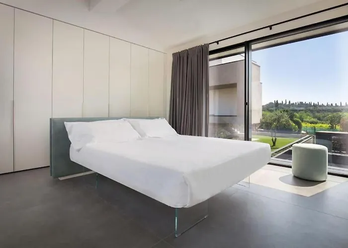 Greghe-lusso Con Piscina Lazise