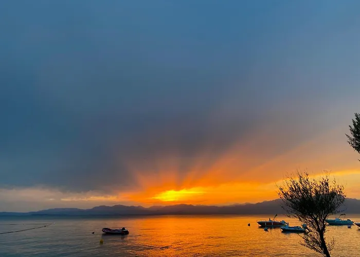 Greghe-lusso Con Piscina Lazise